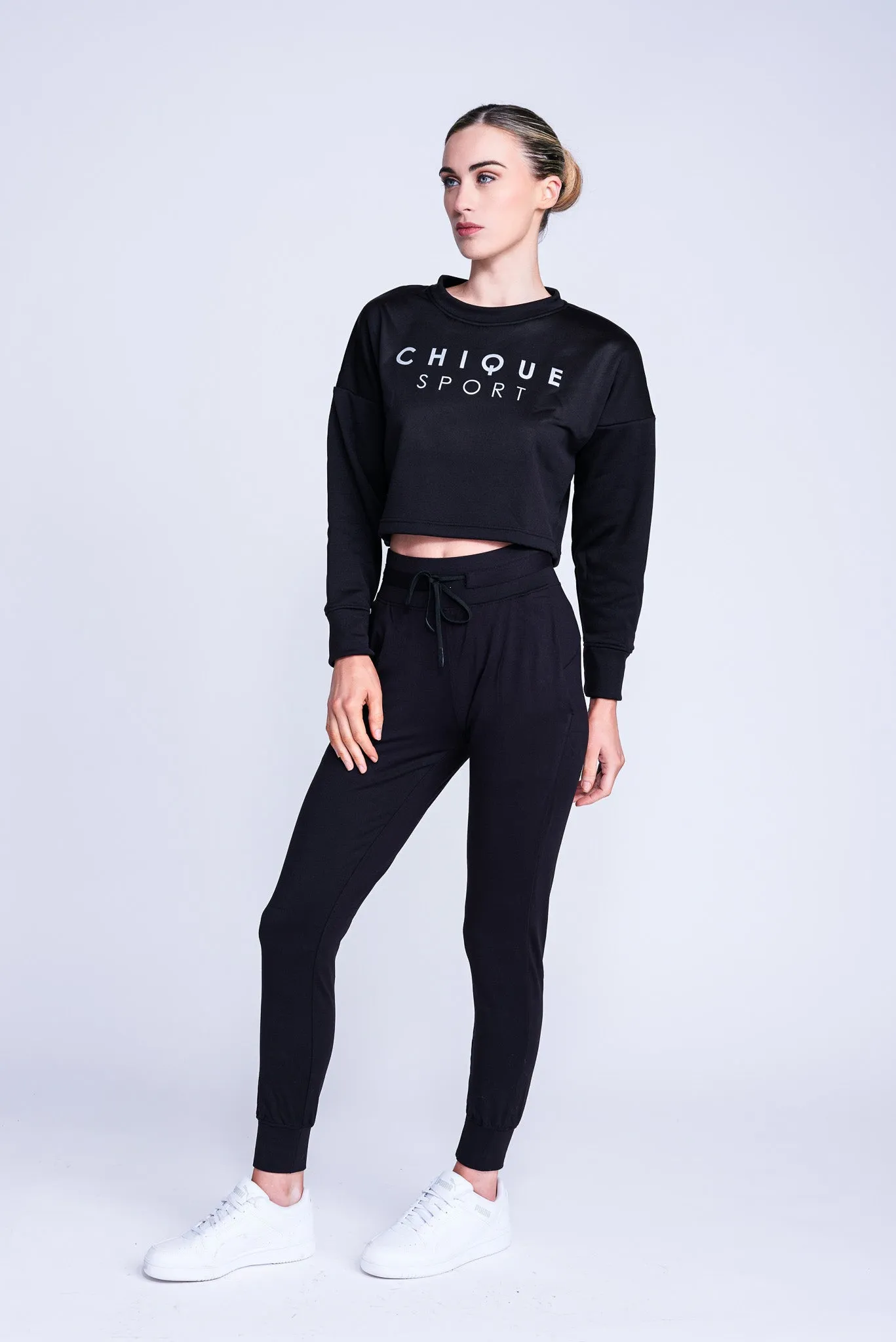 Cropped Sweatshirt in Black